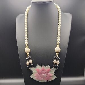 Vtg Unsigned Lee Sands Mother of Pearl Lotus Flower Necklace Pink White Shell